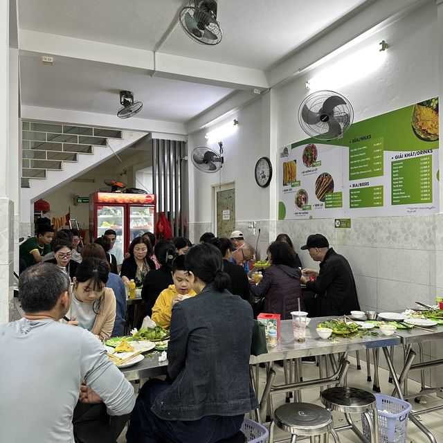 地道爆滿的巷仔越南煎餅