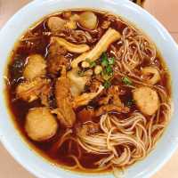 沙巴🇲🇾馬來西亞😋必吃的叻沙麵📍怡豐茶室Yee Fung Laksa Laksa Yee Fung