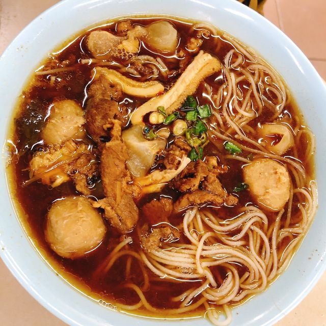 沙巴🇲🇾馬來西亞😋必吃的叻沙麵📍怡豐茶室Yee Fung Laksa Laksa Yee Fung