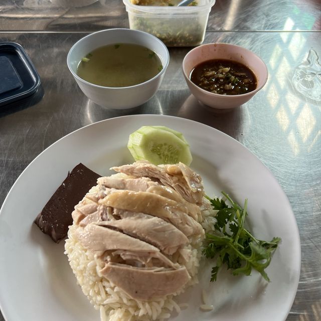 ข้าวมันไก่เจ้าดัง สันป่าตอง ข้าวมันไก่เจ้าดัง สันป่าตอง