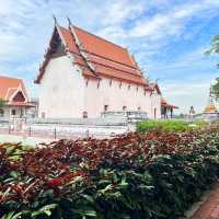 พุทธสถานเชิงท่า-หน้าโบสถ์