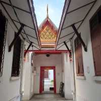 วัดปทุมคงคาราชวรวิหาร สัมพันธวงศ์