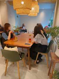 路地裏にひっそり 新大久保 DOMOCafe