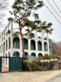아치가 포인트인 Paris 감성 풀빌라🇫🇷