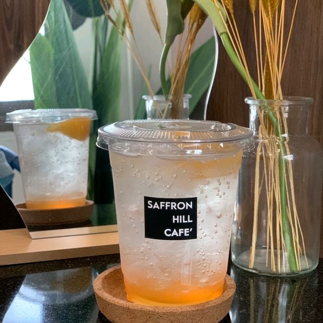 รีวิว Saffron Hill Cafe  🏡☕️🐷🍃 #มีนบุรี #คาเฟ่ท
