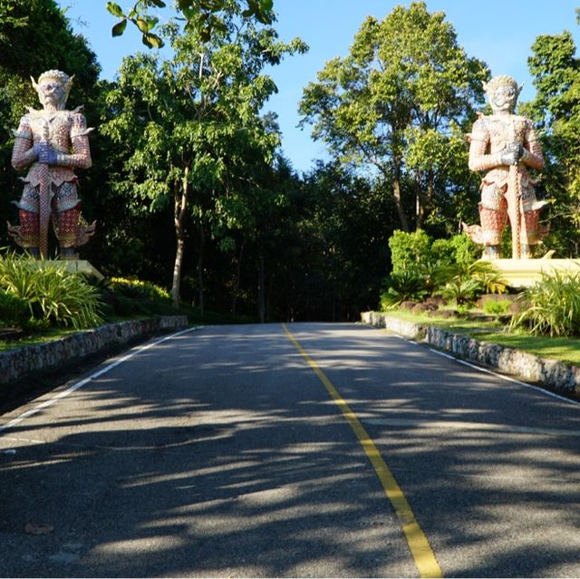 ลงใต้ไหว้พระใหญ่ ชมอ่าวไทย บางสะพาน 