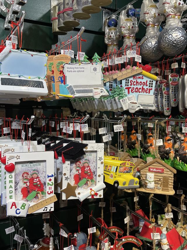 12월 25일에만 문을 닫는 크리스마스 마켓, “La Boutique de Noël de Québec”