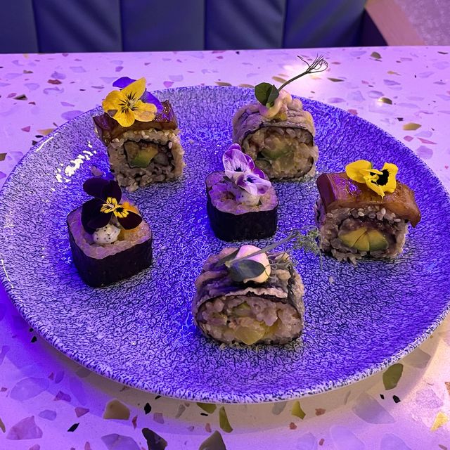 超大熊Bear Bear🧸🧸陪你食素菜🥗食甜品🍮夠sweet💕