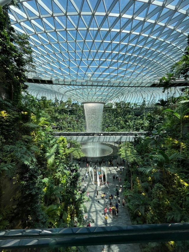 The World's tallest Indoor Waterfall-The Jewel 