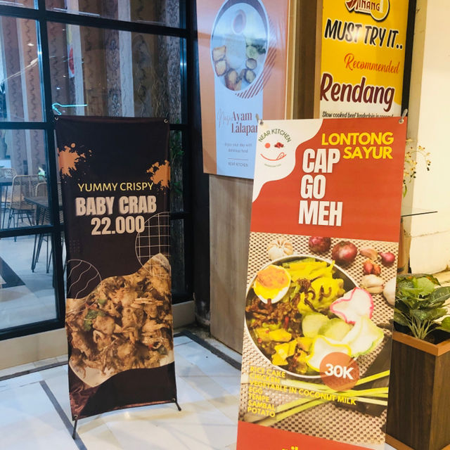 庫塔力寶廣場氣氛優雅的餐廳：Near kitchen