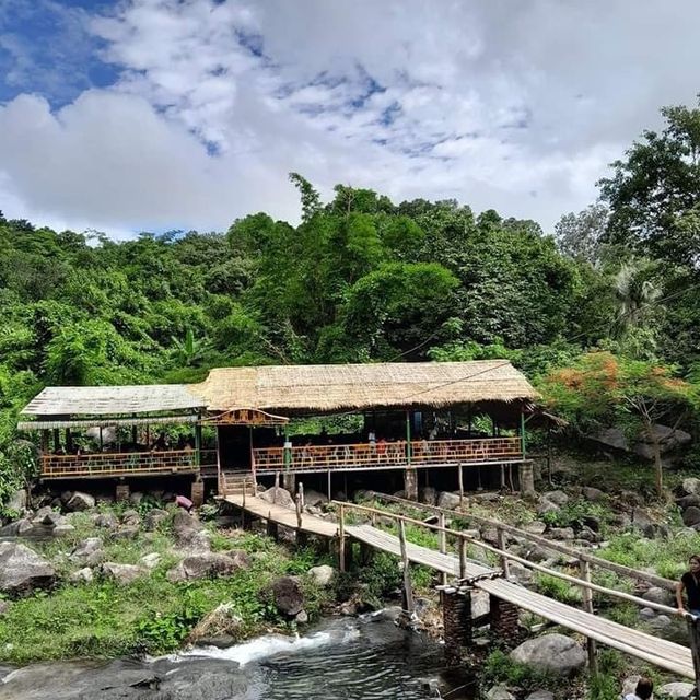 Zin Kyaik waterfall 💦 🍃🌳