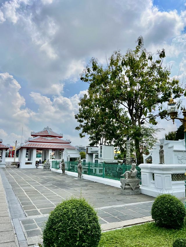 ไหว้พระ ชมพระปรางค์ วัดอรุณฯ