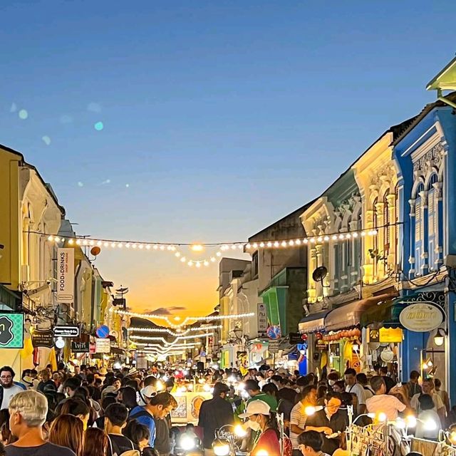 ถนนคนเดินภูเก็ต "หลาดใหญ่"