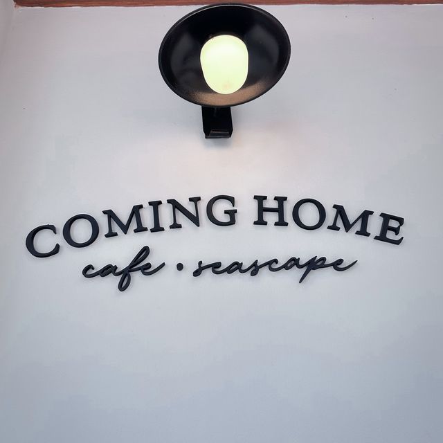 Coming Home • Cafe & Seascape คาเฟ่สไตล์มินิมอล