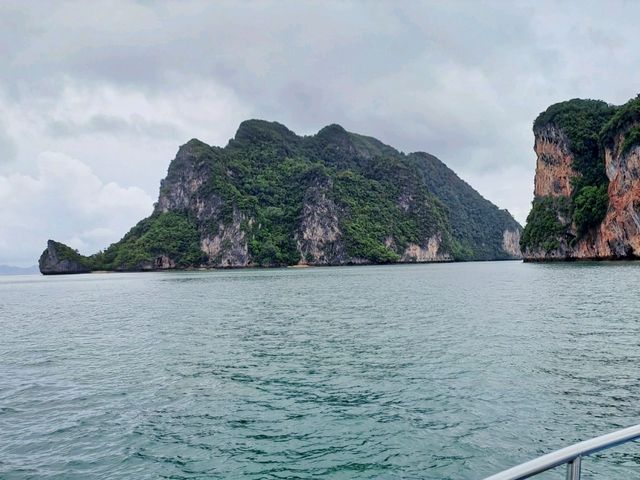 😎 Exploring James Bond Island