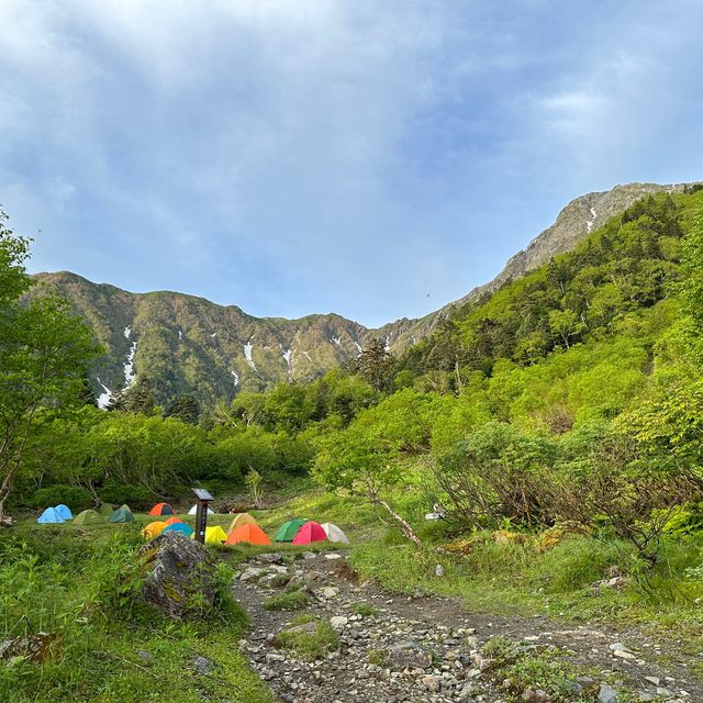 【山梨】伝説残る美しき池のテント場、白根小池小屋テント場