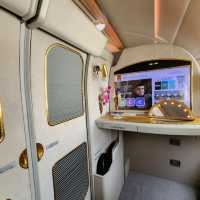 รีวิว First Class สายการบิน Emirates Airlines