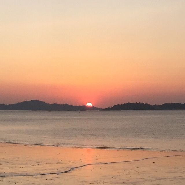 Vivid Sunset Over the Sea