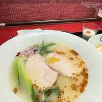 【大阪府】博多の名店の味をラーメンで楽しむ