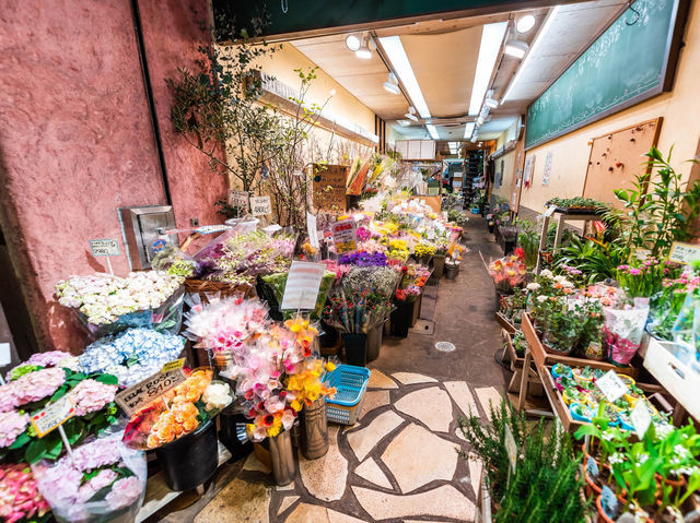 Nishiki Market (錦市場, Nishiki Ichiba)