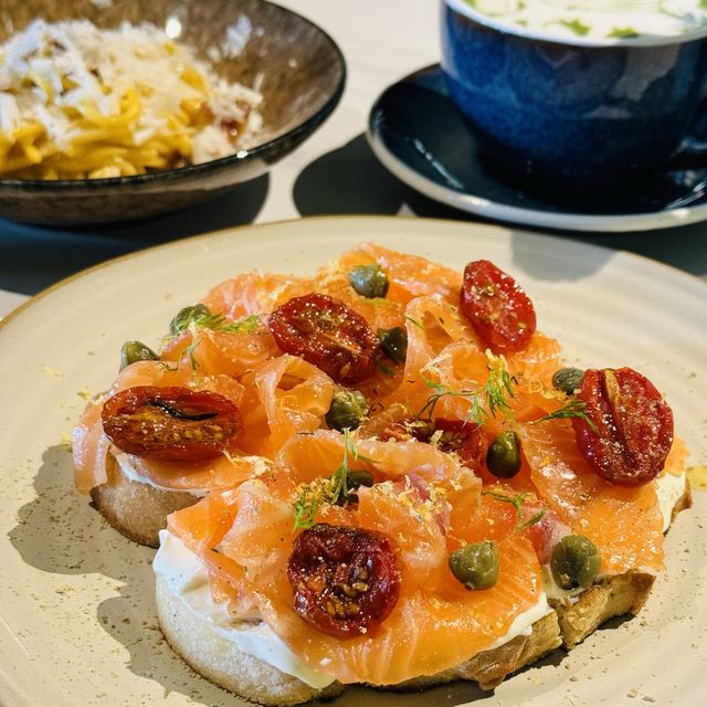  ☕️Library Restaurant and Bar