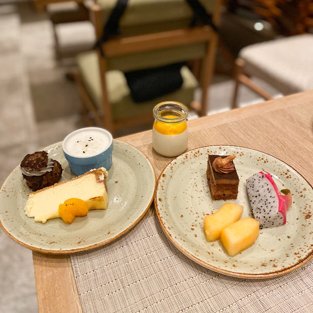 「東方之味薈萃自助餐」：餐廳口碑驚喜，必試鮑魚刀削麵及紅糖滋粑！