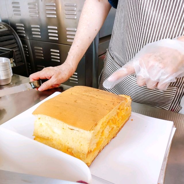 Spongy Cakes at Hoki Bakery Mount Austin