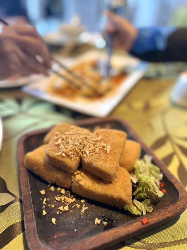 無敵維港靚景下飲餐茶