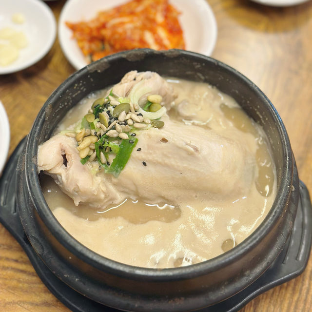Toksochon Samgyetang Restaurant @ Jongno District Seoul 🇰🇷 