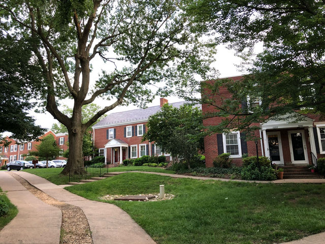หมู่บ้านน่าอยู่Alington village at Shirlington,USA