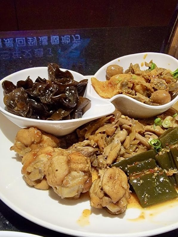 臺北萬華 錢櫃KTV臺北中華新館 招牌牛肉麵