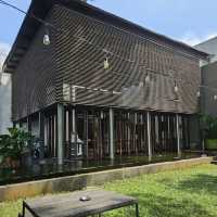 Artistic Vibes at Dia.Lo.Gue Artspace