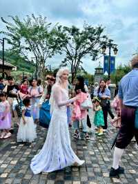【香港迪士尼樂園】全球首個及最大型《魔雪奇緣》主題園區