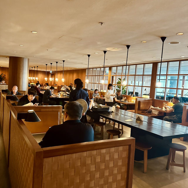 Exceptional Hospitality at The Pier Business Class Lounge Exceptional Hospitality at The Pier Business Class Lounge