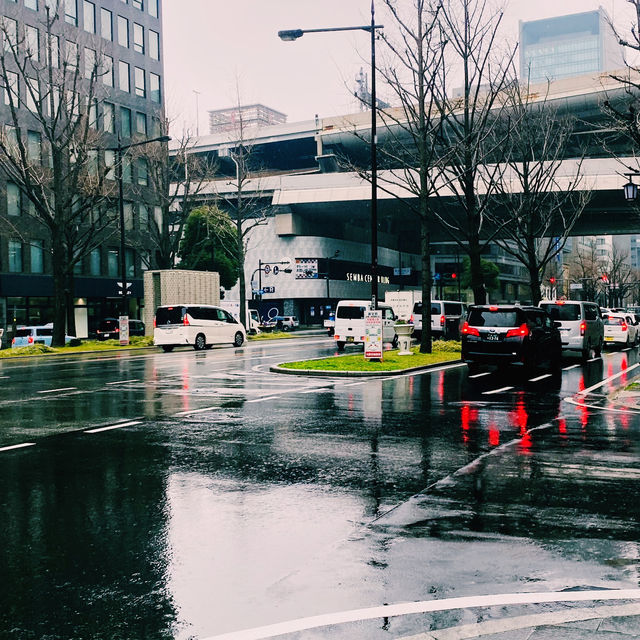 本町ほんまち（せんばにし）雨中邂逅