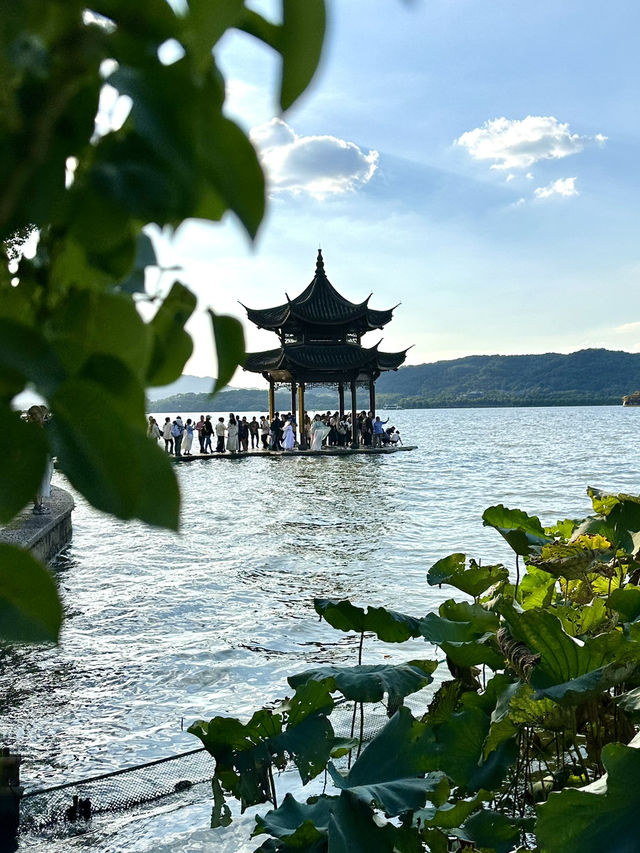 ทะเลสาบระดับตำนาน⛴️ งดงามราวกับภาพวาดไม่เกินจริง!