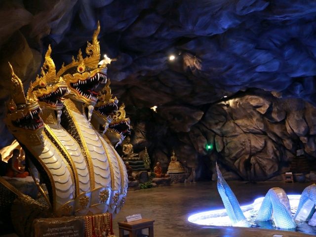 เที่ยวถ้ำลอดจักรพรรดิ์