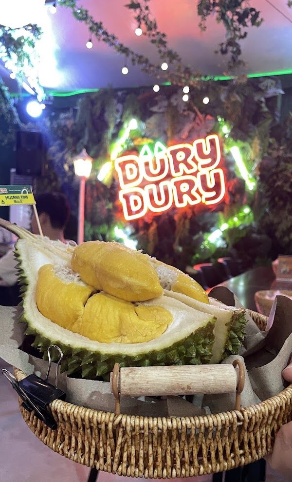 Durian Paradise at Jalan Alor in Dury Dury