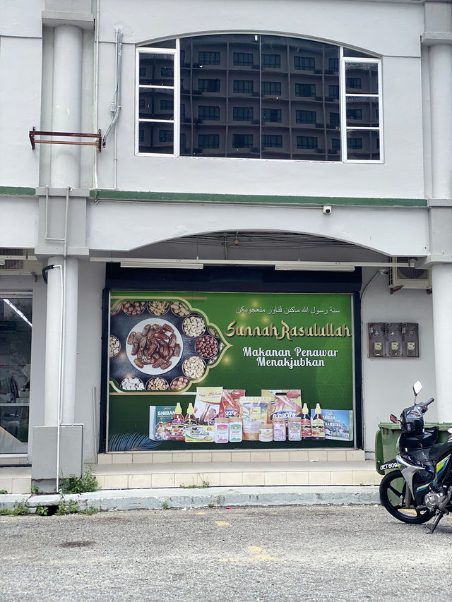 Local snacks, sweets and drinks! 