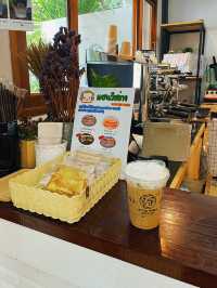 Little World Cafe ~ คาเฟ่เล็กๆ ที่เค้กอร่อย