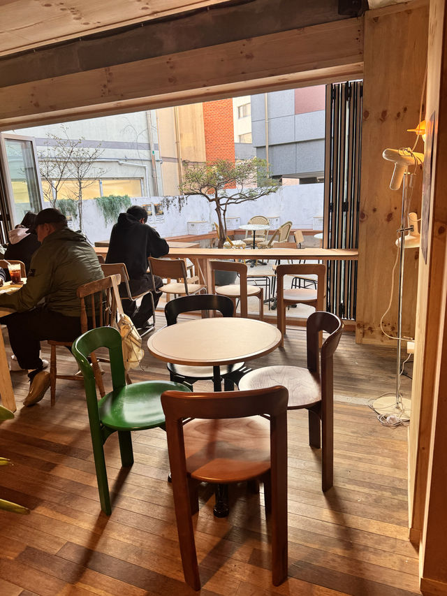 겨울에 오기좋은 크로플 맛집 카페 추천합니다 -피스커피랩