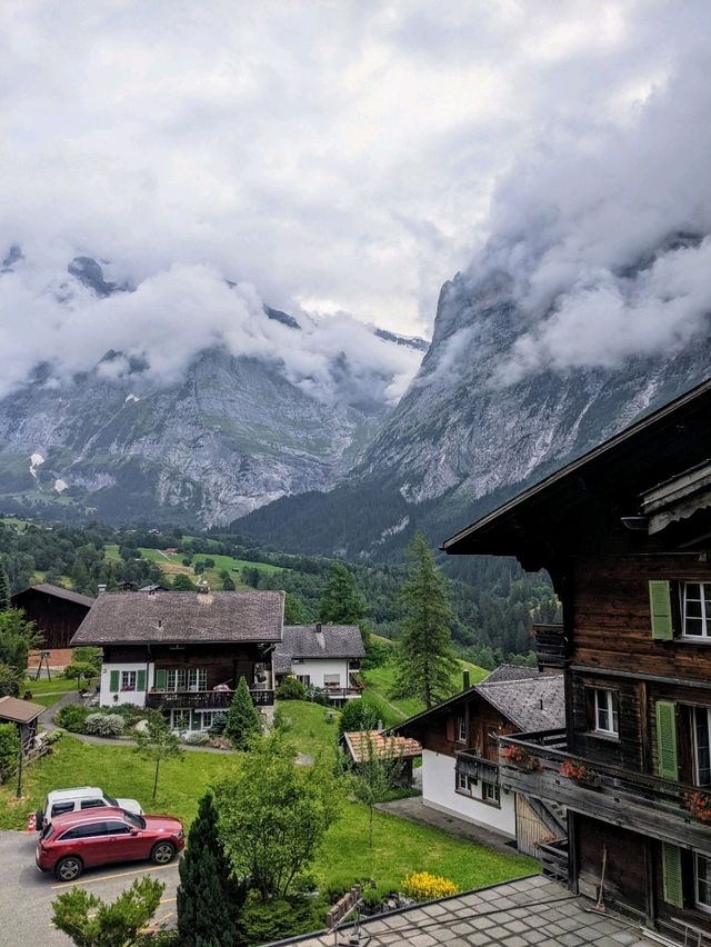 世界最美的山城，前往少女峰必經的仙氣小鎮：格林德瓦 Grindelwald 