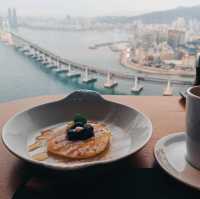 RELAXING AND VIBRANT RESTAURANT IN BUSAN.