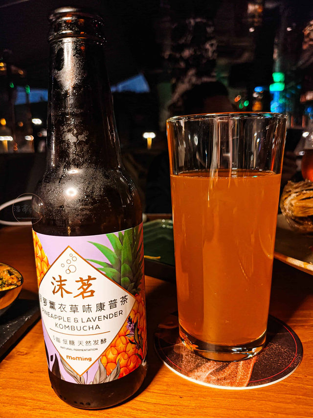 看東方明珠塔的最佳位置~~“Flair Rooftop Bar”在58樓近距離看東方明珠