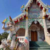 【チェンライ】奇跡のお寺 Wat Mung Muang