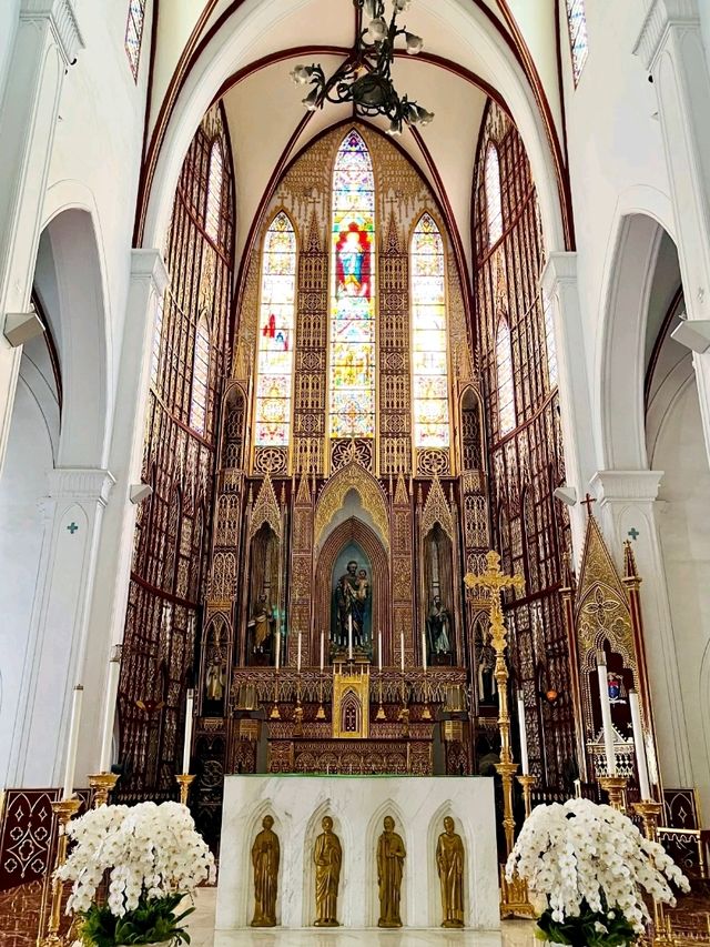 Explore the Majestic St Joseph Cathedral: Hanoi's Historical Gem!