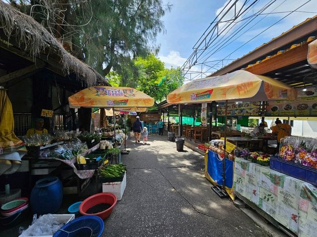 เดินเล่นชิวๆที่ตลาดบางน้ำผึ้ง