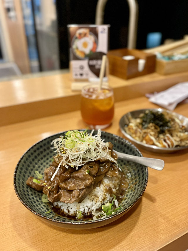 銅鑼灣樓上的和風🎏 榻榻米西日Cafe☕️ .