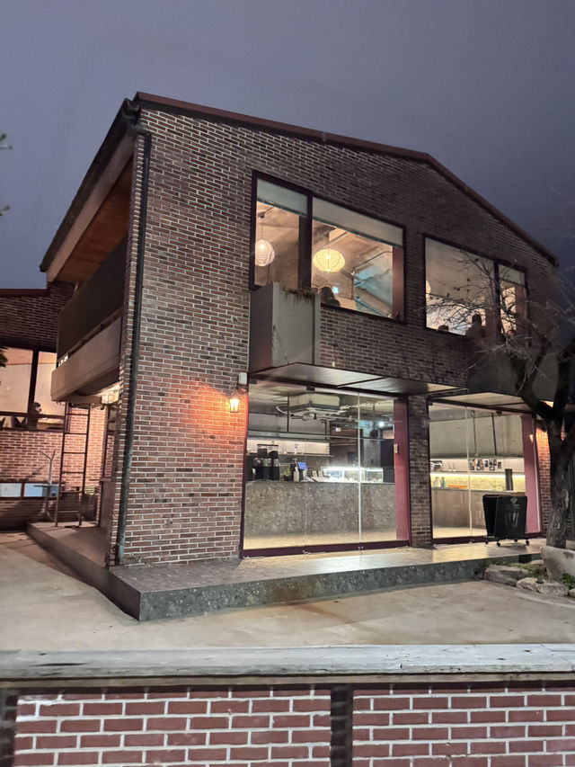 동명동 대형 감성카페 추천 ,디엑스커피