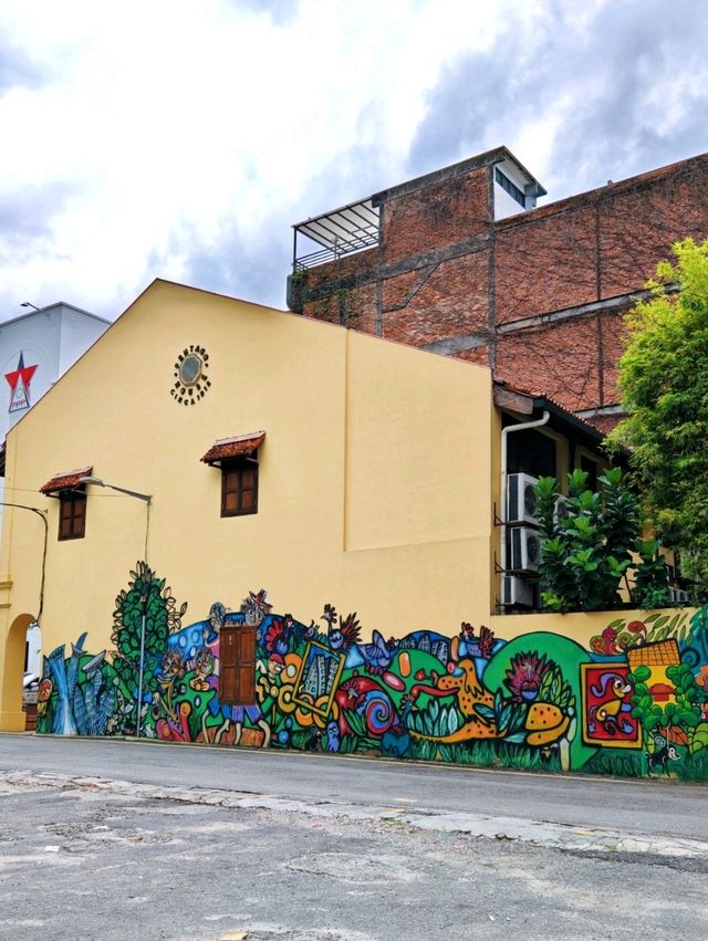 Exploring the beauty & uniqueness of Zhongshan Building and surroundings
